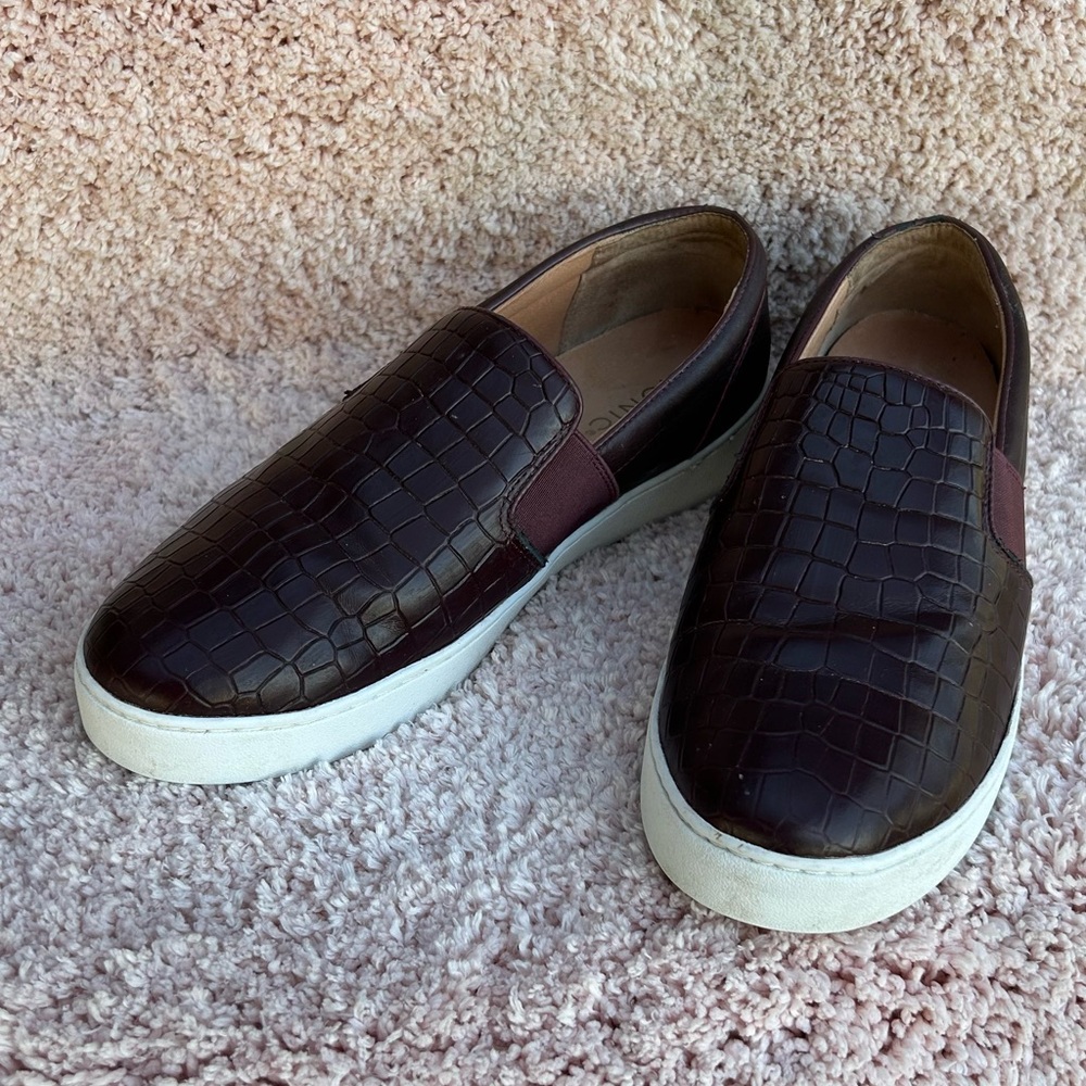 Vionic Demetra slip-on shoes sz9